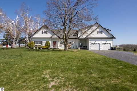 5760 Martinchek, Petoskey, MI 49770