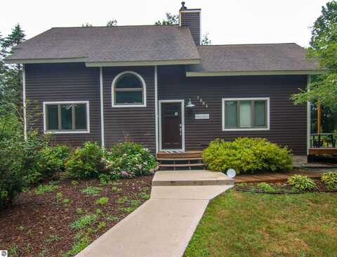 7984 Ontonagon Court, Thompsonville, MI 49683