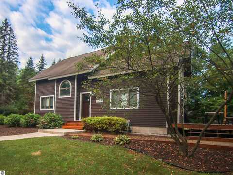 7984 Ontonagon Court, Thompsonville, MI 49683