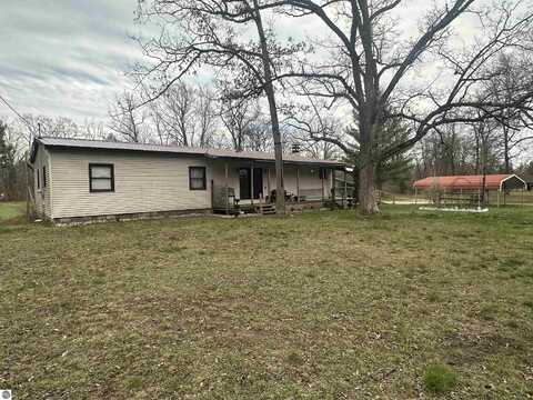 13290 Lea Drive, Marion, MI 49665
