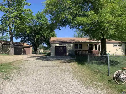 4316 NE Indian Creek RD, Topeka, KS 66617