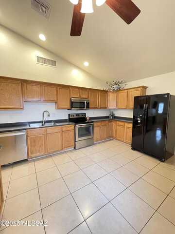 115 W Birdman Drive, Tucson, AZ 85705