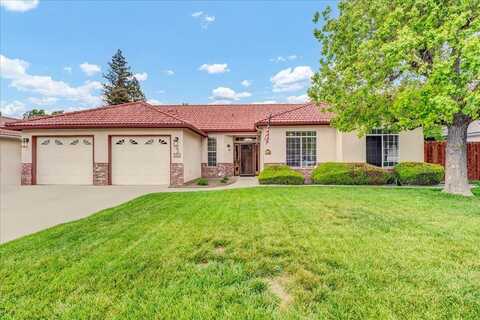 2262 W Orange Avenue, Porterville, CA 93257