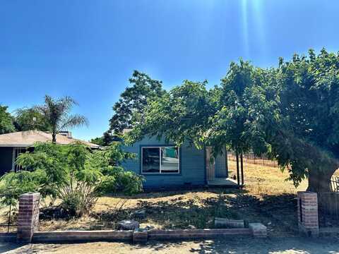 490 S Elm Street, Pixley, CA 93256