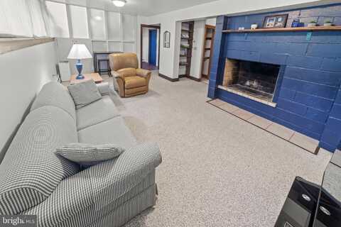 327 FRY DRIVE, STATE COLLEGE, PA 16801