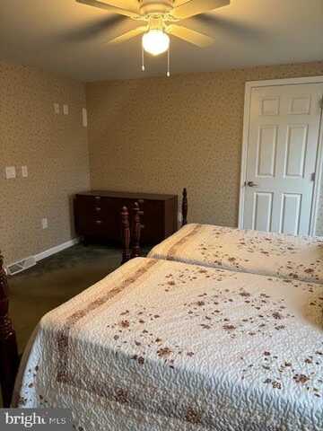 7 MOCKINGBIRD COURT, BECHTELSVILLE, PA 19505