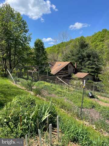428 MOODY RUN RD., FAIRMONT, WV 26554