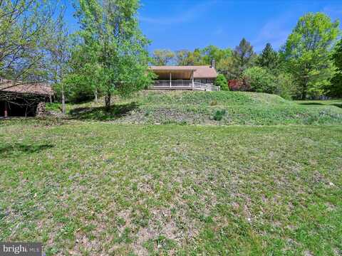 85 GERNANTS CHURCH ROAD, LEESPORT, PA 19533