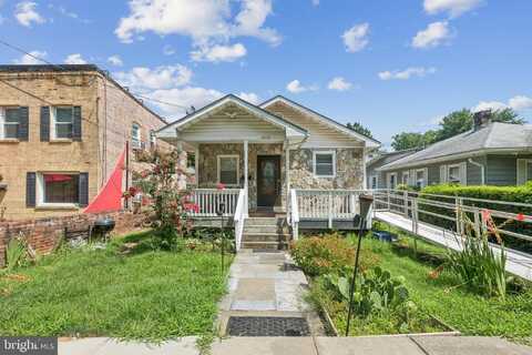 4216 CLAY STREET NE, WASHINGTON, DC 20019