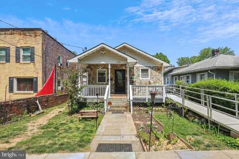 4216 CLAY STREET NE, WASHINGTON, DC 20019