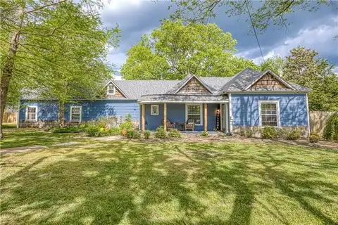 302 4th AVE, Gravette, AR 72736