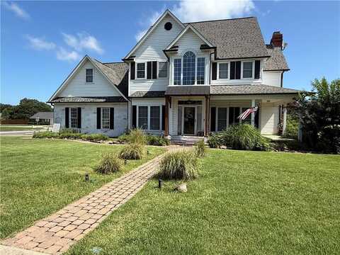 2110 W 8th ST, Russellville, AR 72801