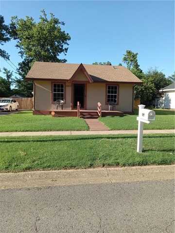 233 E J ST, Russellville, AR 72801