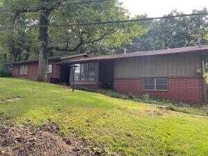 725 N MONTGOMERY ST, Clarksville, AR 72830