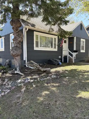 801 W Bluff, Marquette, MI 49855