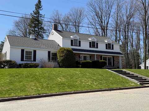 1 Grove Hill Court, Marquette, MI 49855