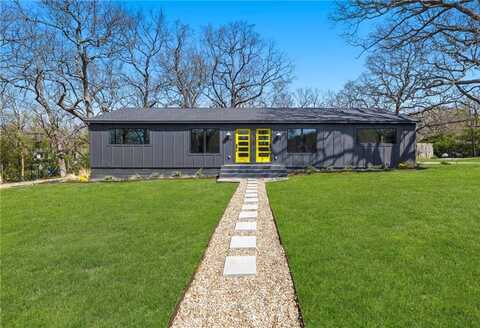 566 Rebecca ST, Fayetteville, AR 72701