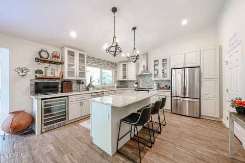9085 E WINDROSE Drive, Scottsdale, AZ 85260