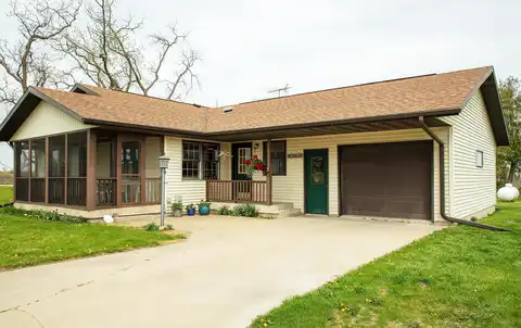 13696 Ivy Avenue, Greene, IA 50636
