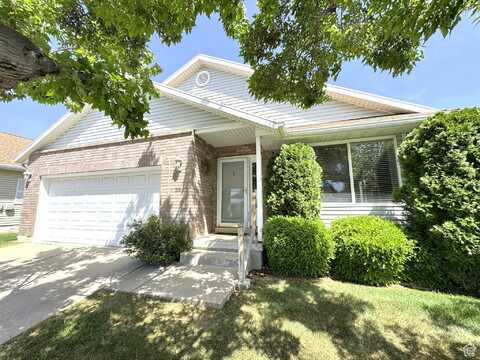 1660 E 900 S, Clearfield, UT 84015