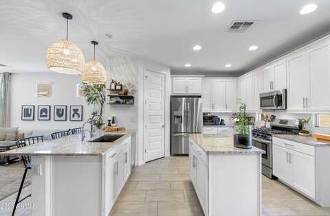 6338 W RAYMOND Street, Phoenix, AZ 85043