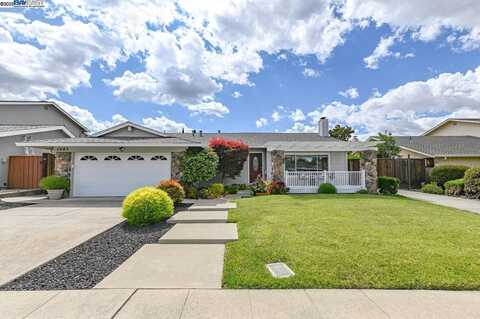 1047 Innsbruck St, Livermore, CA 94550