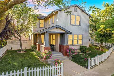 1160 Earnest St, Hercules, CA 94547
