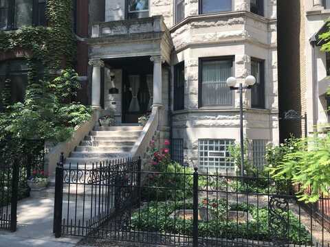 714 W. Briar Place, Chicago, IL 60657