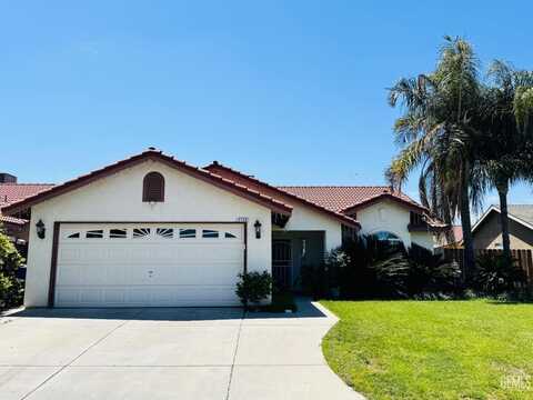 2120 Lamplight Lane, Delano, CA 93215