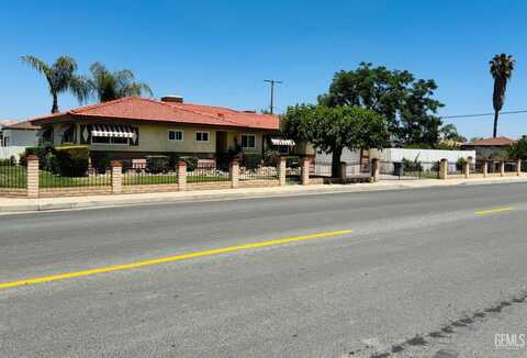 303 10th Avenue, Delano, CA 93215