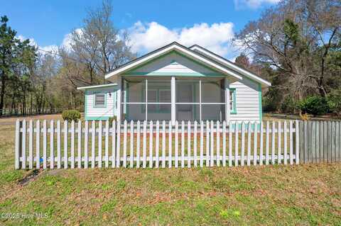 203 1st Street, Rose Hill, NC 28458