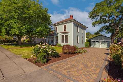 756 B Street, Petaluma, CA 94952