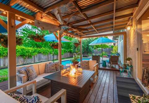 3355 Covey Court, Napa, CA 94558