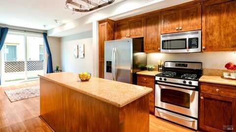 336 City Center Drive, Rohnert Park, CA 94928