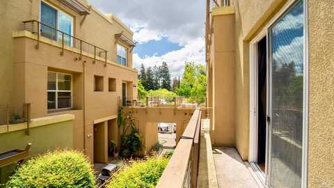 336 City Center Drive, Rohnert Park, CA 94928