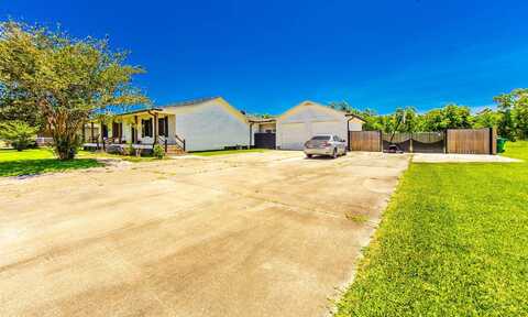 317 Country Village Drive, Raceland, LA 70394