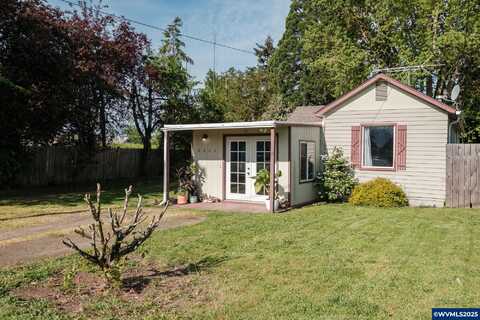 2440 Porter St, Lebanon, OR 97355