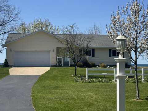 2512 Red Apple Road, Manistee, MI 49660