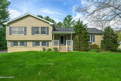 90 Mandalay Rd, Lee, MA 01238