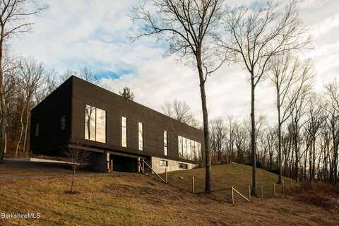 184A Cambridge Rd, Hillsdale, NY 12529