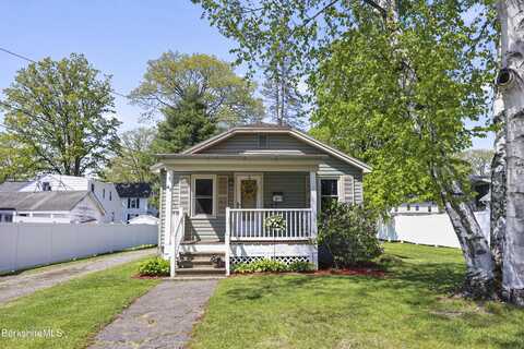 41 Pine St, Dalton, MA 01226
