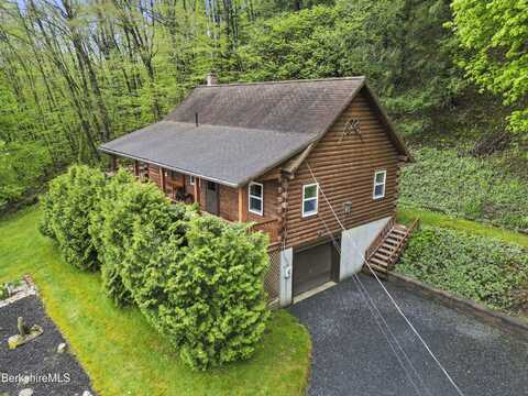 581 Old State St, North Adams, MA 01247