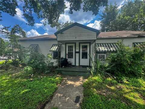 901 Post Oak Street, Hearne, TX 77859