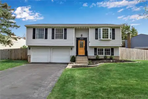 6565 Royal Parkway S, Lockport, NY 14094