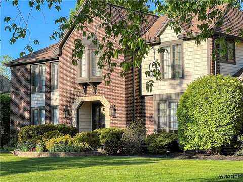 53 Foxboro Lane, Amherst, NY 14051