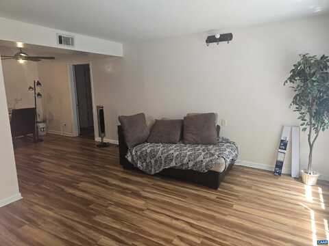 2517 HYDRAULIC RD, CHARLOTTESVILLE, VA 22901