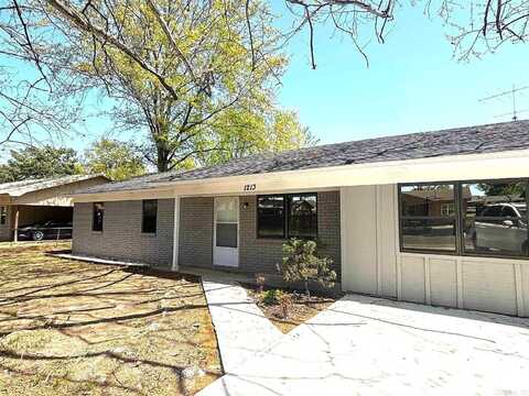 1213 Fairview St., Lonoke, AR 72086