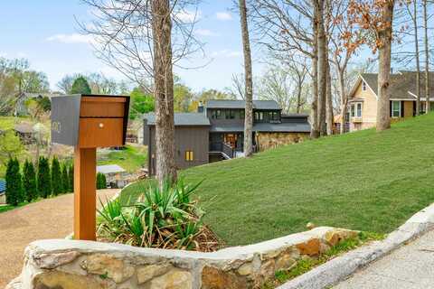 4910 Shoreline Drive, Chattanooga, TN 37416