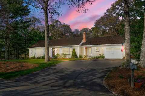 20 Truman Lane, Cotuit, MA 02635
