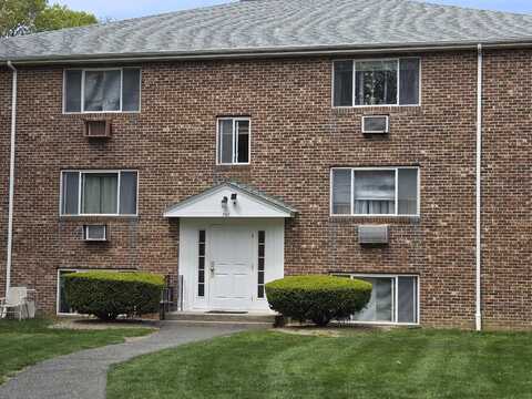 307 West Main Street, Hyannis, MA 02601